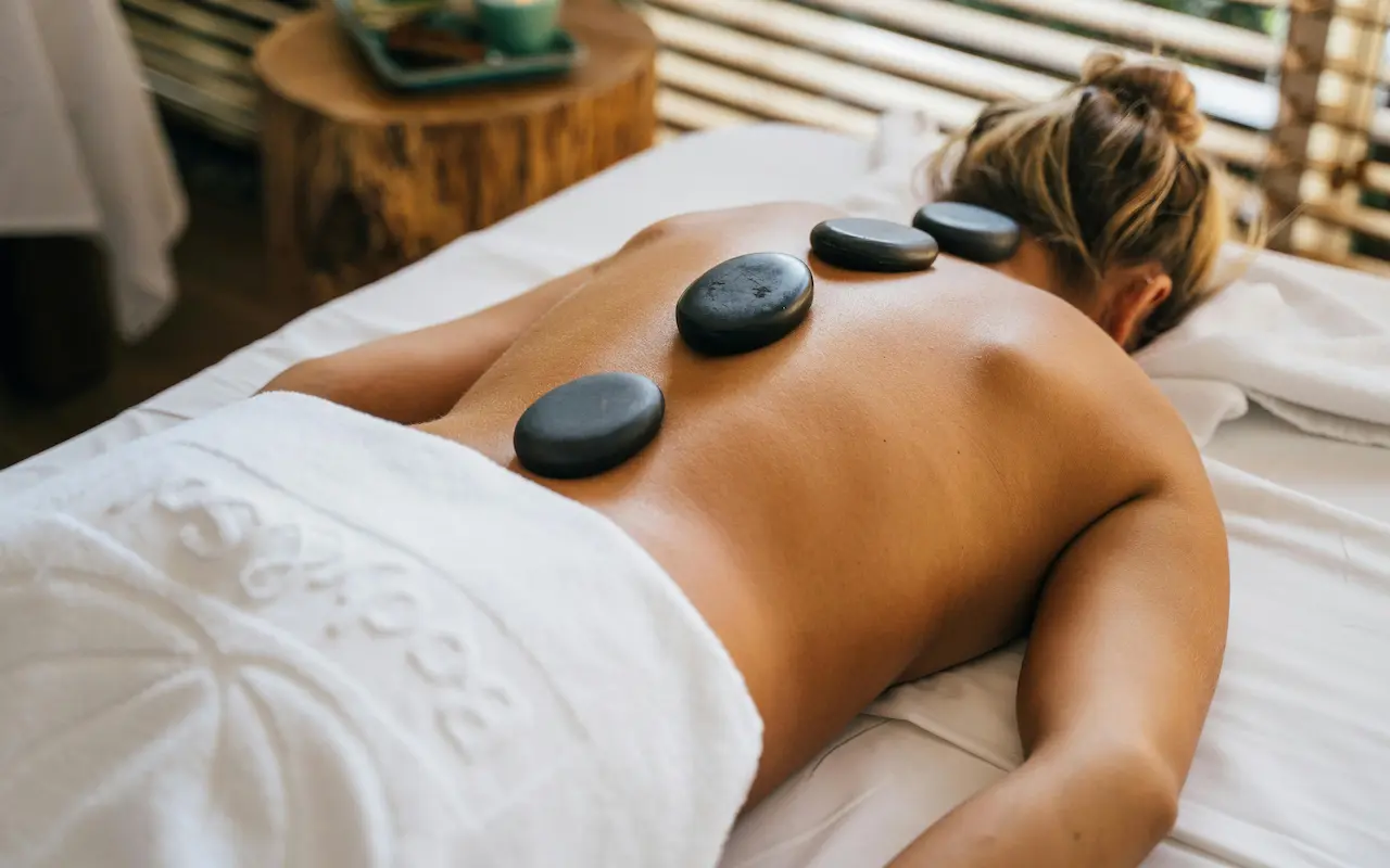 Relaxante com Pedras Quentes